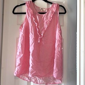 Pink ruffle top / wrinkled but in great condition